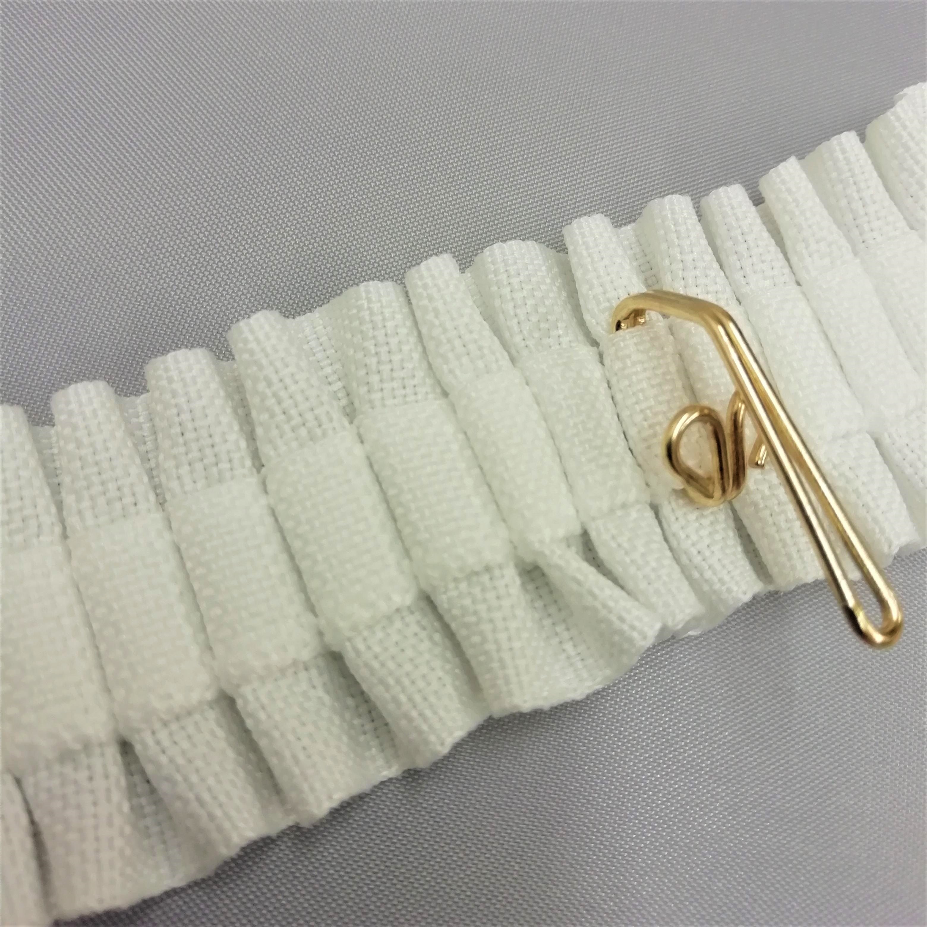 28mm 1 inch curtain tape with a curtain hook