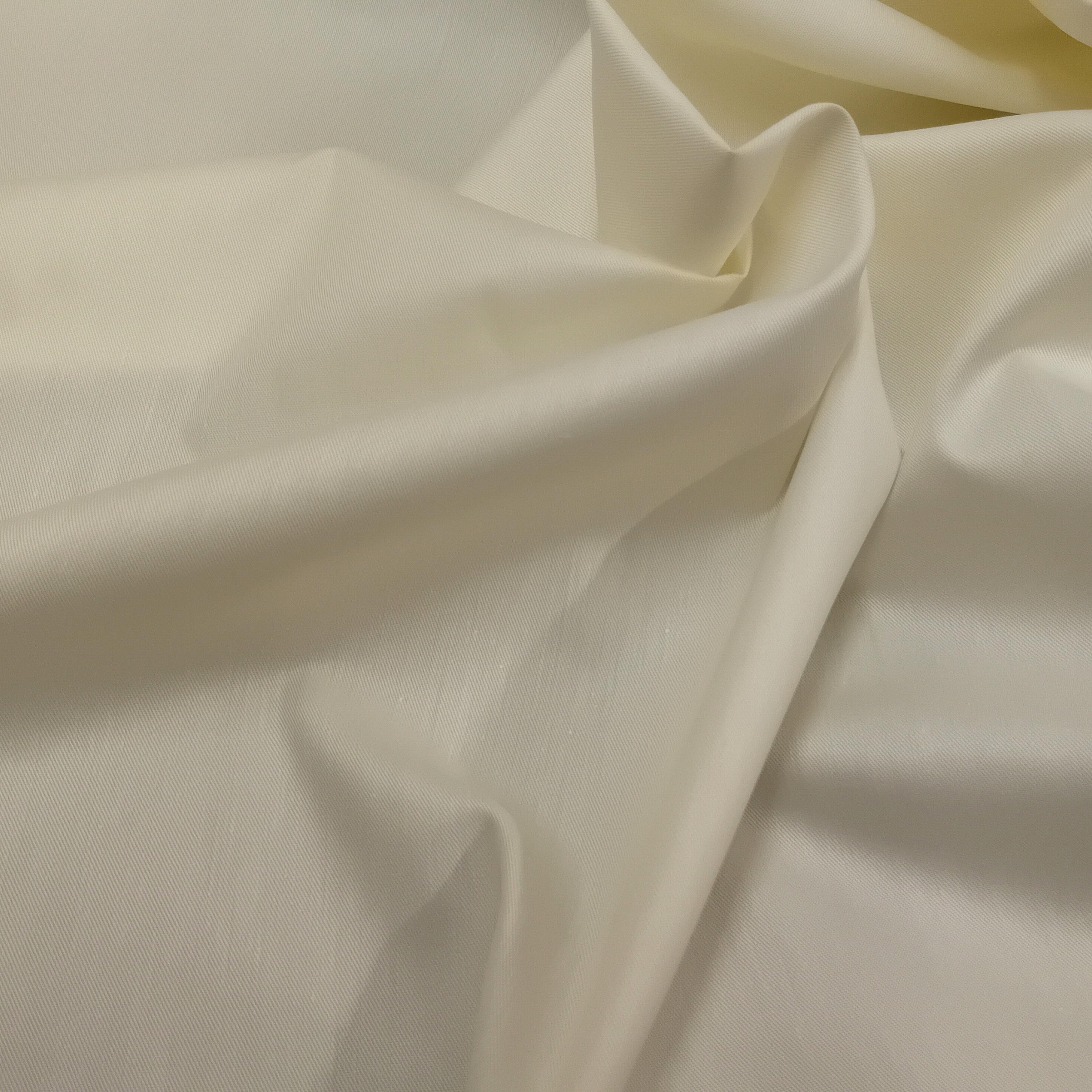crease resistant poly cotton curtain lining in ivory 