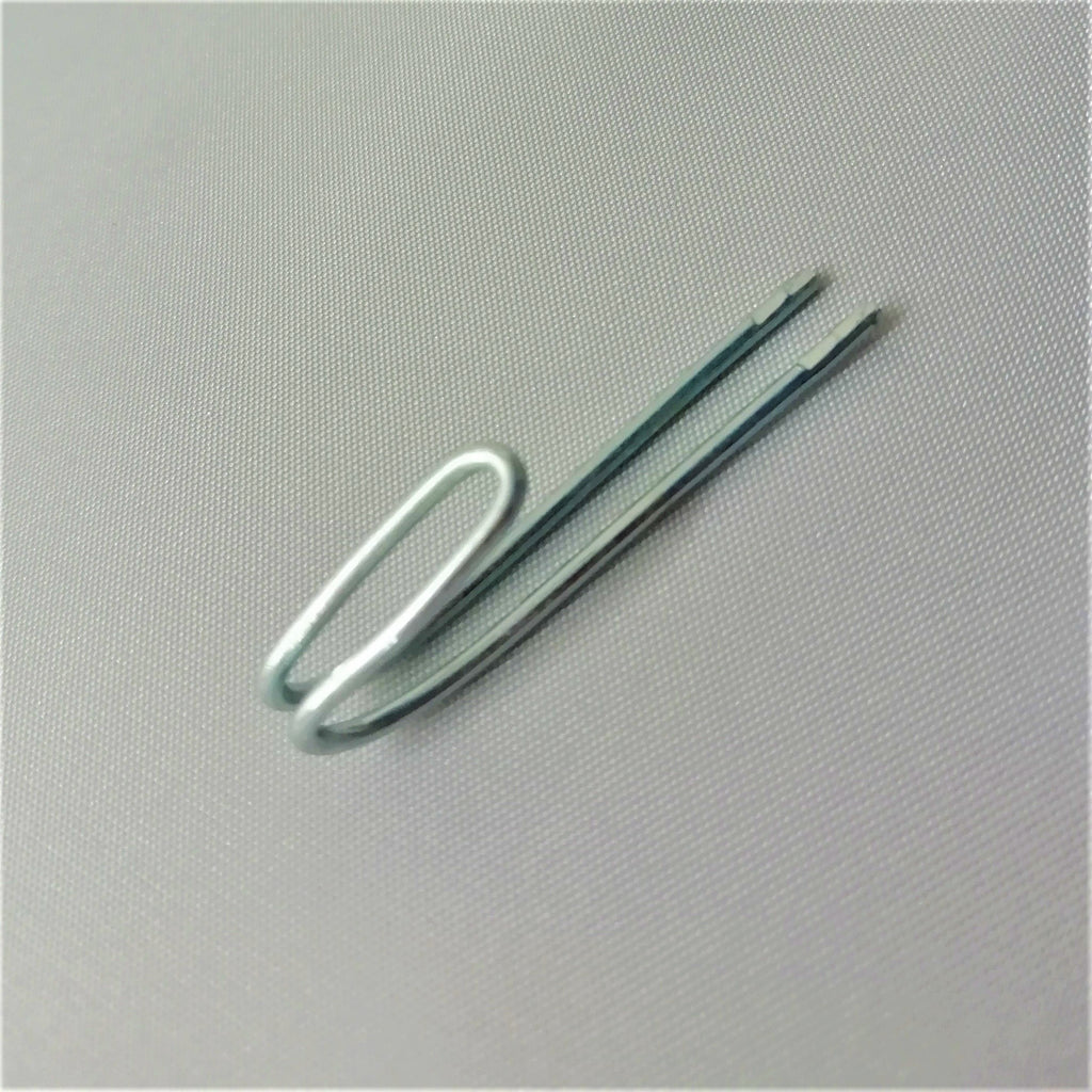 A triple pleat hook